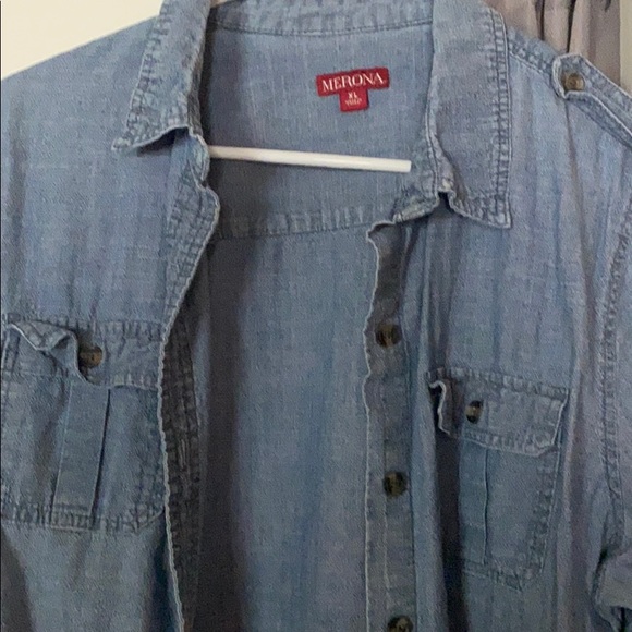 Merona long sleeved denim button up top. Size XL - Picture 3 of 3